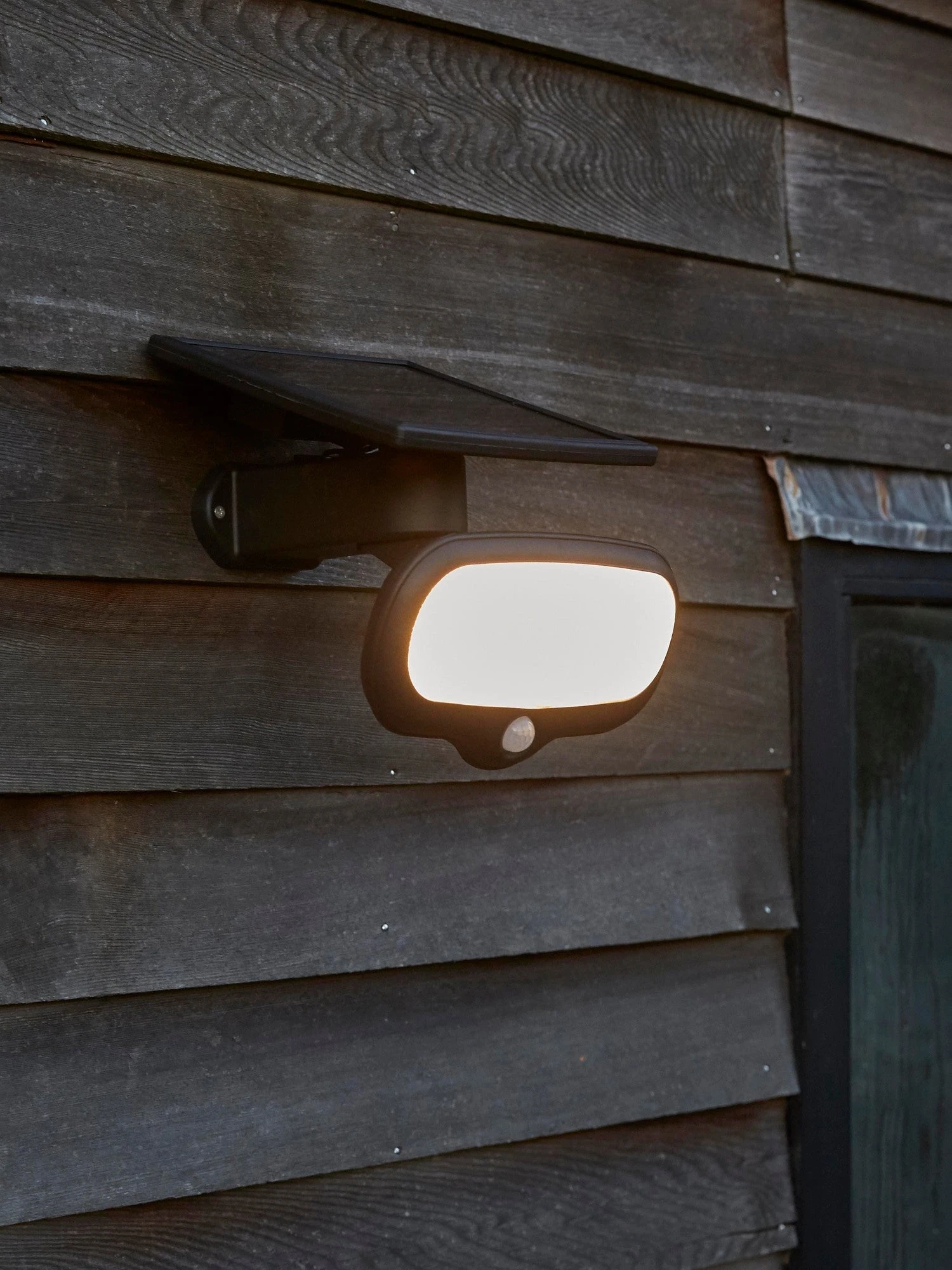 Luxform Lighting Solar Wandlamp Montevideo Solar Zwart 25 X 19 X 26 Cm 3 Luxform Lighting Solar Wandlamp Montevideo Solar Zwart 25 X 19 X 26 Cm - Afbeelding 3